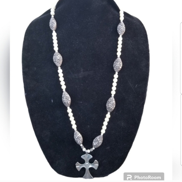 Kenneth Wyatt Jewelry - KENNETH WYATT DESIGNER WESTERN PEWTER CROSS & FAUX PEARL STATEMENT NECKLACE